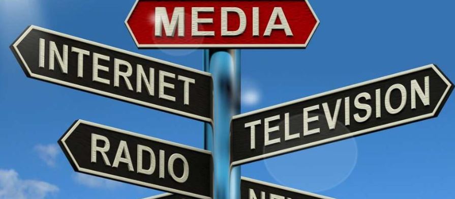 Journalism at a Crossroads: Ethics Survival and the Struggle for Professionalism in Zimbabwe